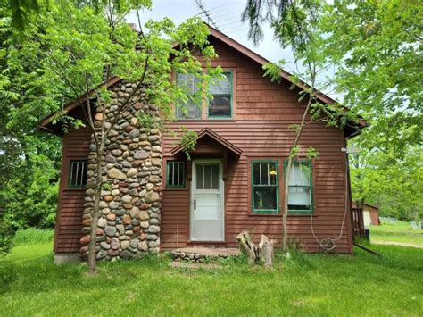 houses for sale in the country in wisconsin